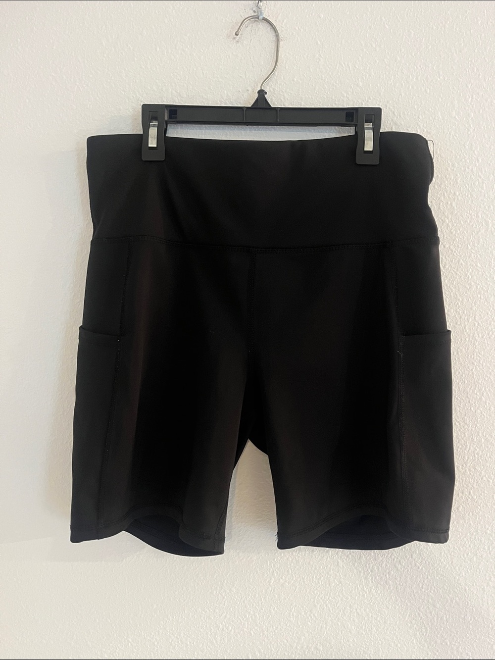 Daisy Fuentes Black High-Rise Bike Shorts with Side Pockets